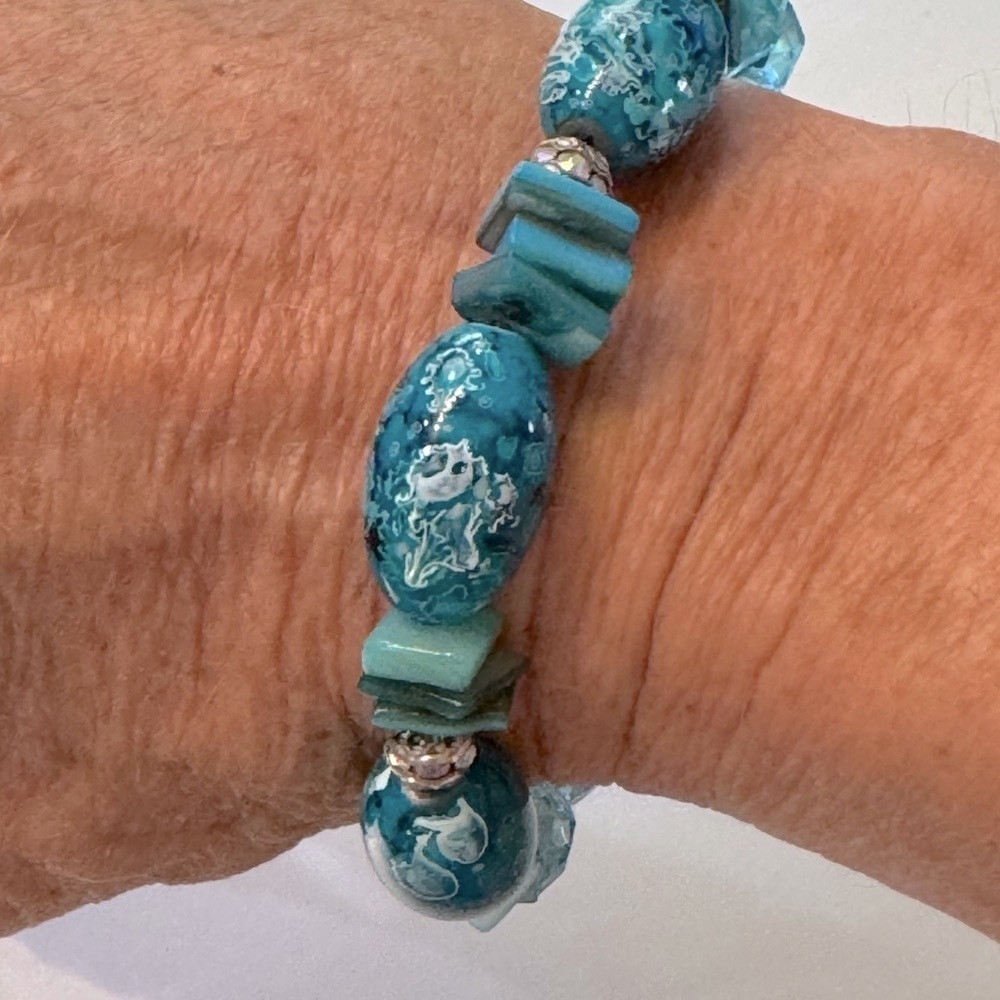 Cute Turquoise Blue Beaded Bracelet - Picture 3 of 5